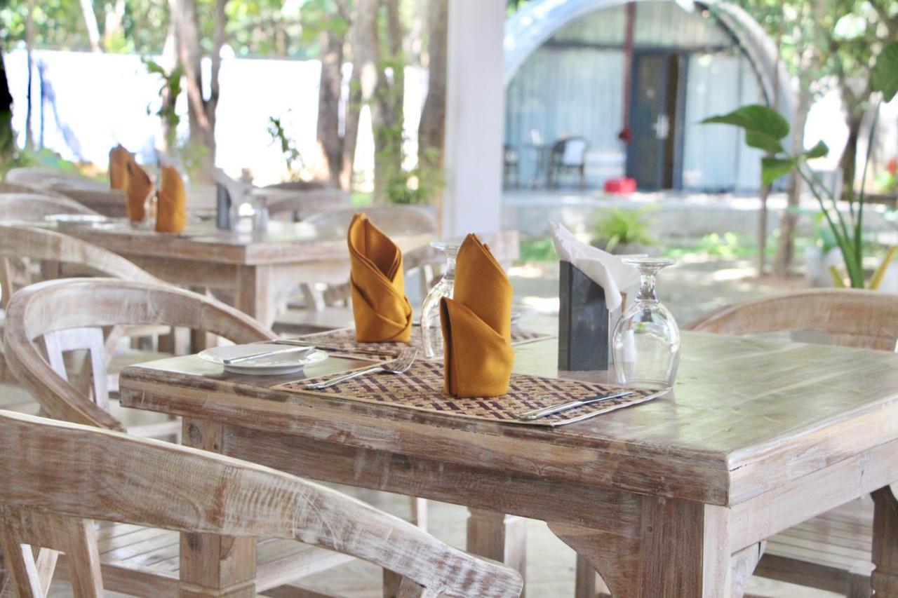 Nivadoo Resort Sigiriya Buitenkant foto Restaurant