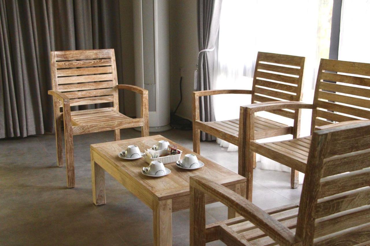 Nivadoo Resort Sigiriya Buitenkant foto Outdoor furniture