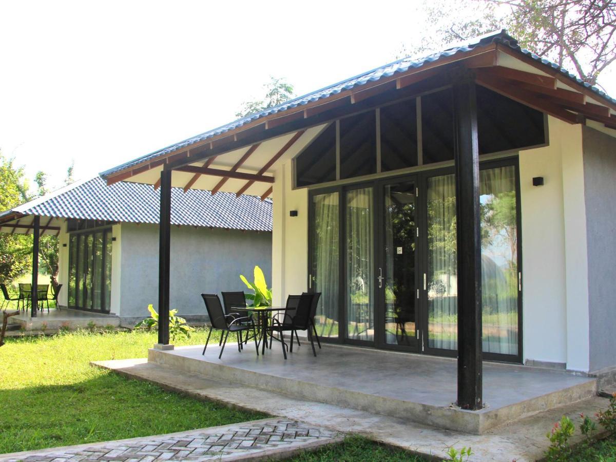 Nivadoo Resort Sigiriya Buitenkant foto The hotel's rooms