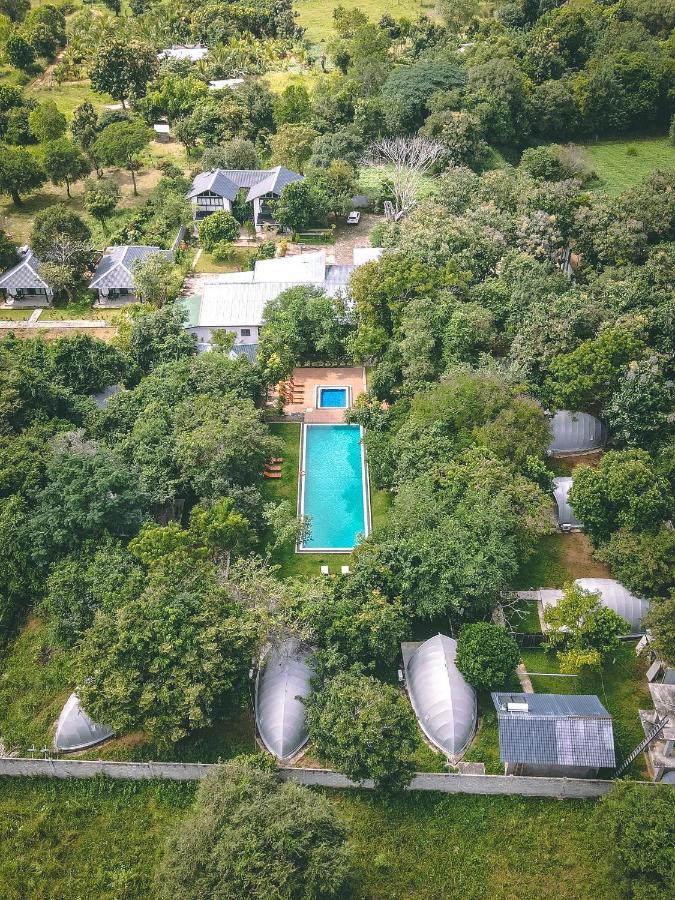 Nivadoo Resort Sigiriya Buitenkant foto Aerial view of the house